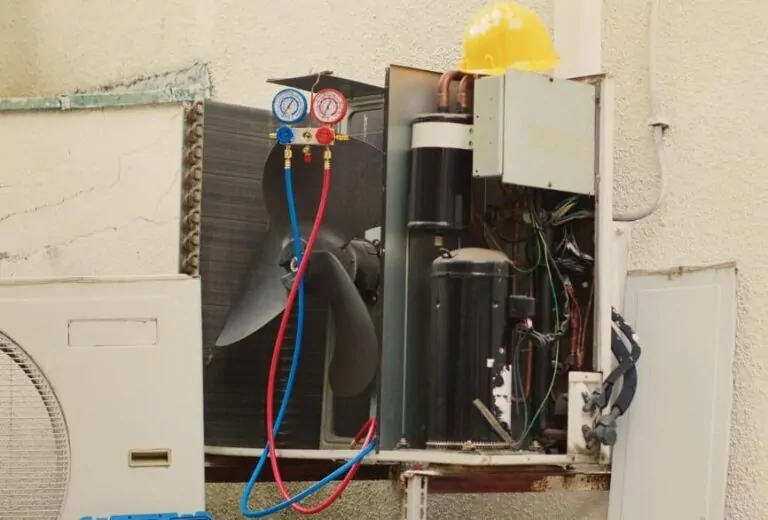 Una recarga de un aparato de aire acondicionado en casa